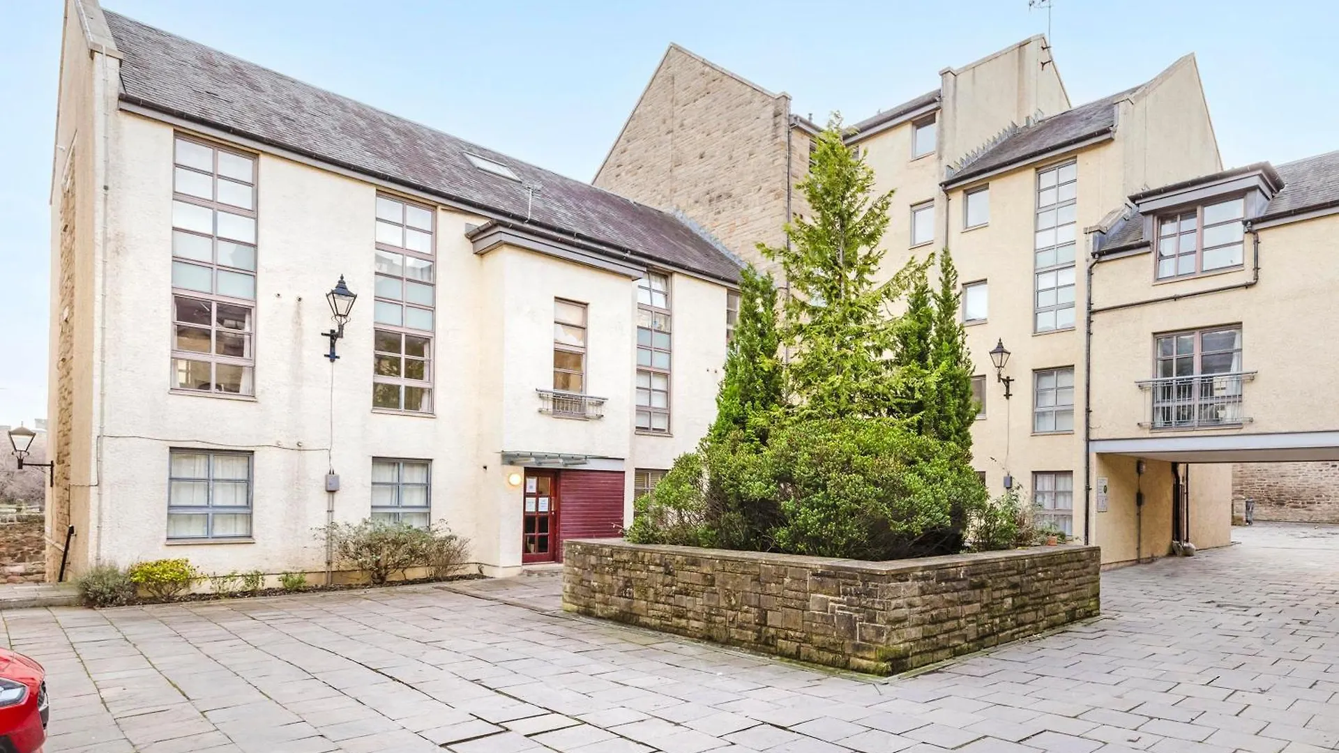 Joivy Stylish Apartment With Balcony In Old Town Edinburgh