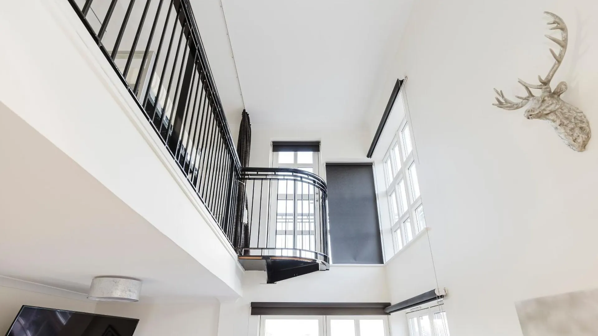 Joivy Stylish Apartment With Balcony In Old Town Edinburgh United Kingdom