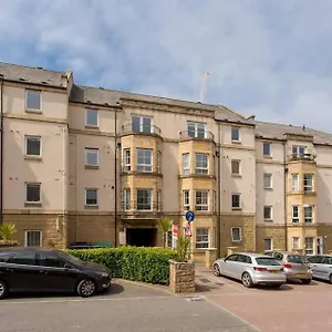  Apartment Dicksonfield - Modern 2 Bed, 2 Bath Close To Centre