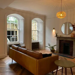  Apartment Royal Bolthole