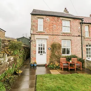 ghyll-cottage-rosedale-abbey.yorkshirehotels.net/